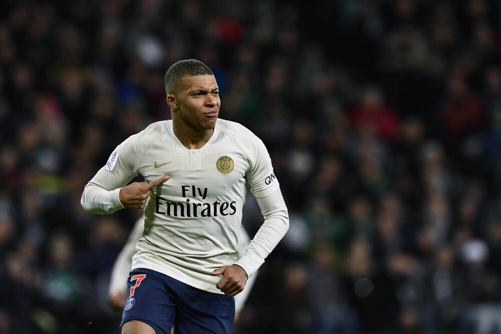 法国麻醉师“投毒”致死12名患者 被判终身监禁